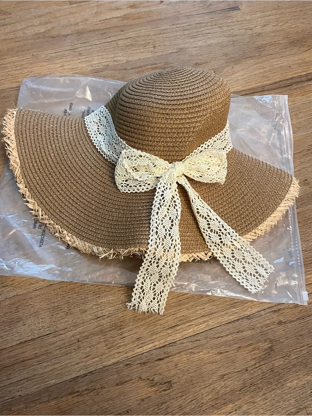 Women's Wide Brim Straw Sun Hat with Lace Bow - Tan
